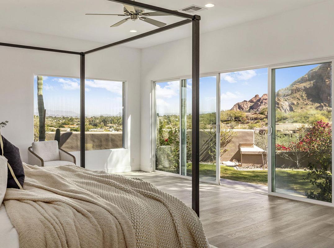 Mountaintop Views: Entertainer’s Dream Home - Paradise Valley